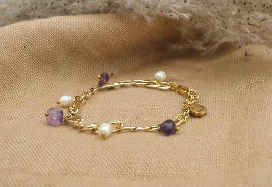 Bracelet with amethyst and fresh water pearl